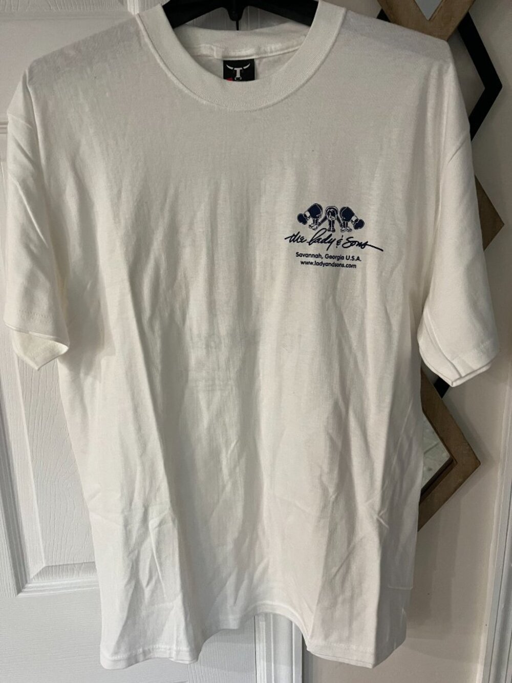 Paula Dean White logo Tshirt Size L